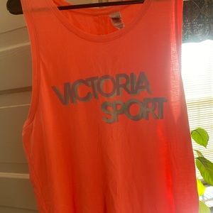 Victoria Sport top